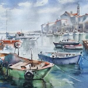 Ressam Aynur Akalın tarafından yapılmış, limanda demirli balıkçı tekneleri ve şehir silüeti temalı orijinal suluboya tablo.