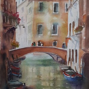 Venedik kanalı, kemerli taş köprü ve teknelerin sudaki yansımasını gösteren Aynur Akalın imzalı özgün suluboya tablo.